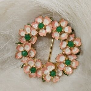 CINER Vintage Pink White Flowers With Green Gem Centerstone Brooch‎